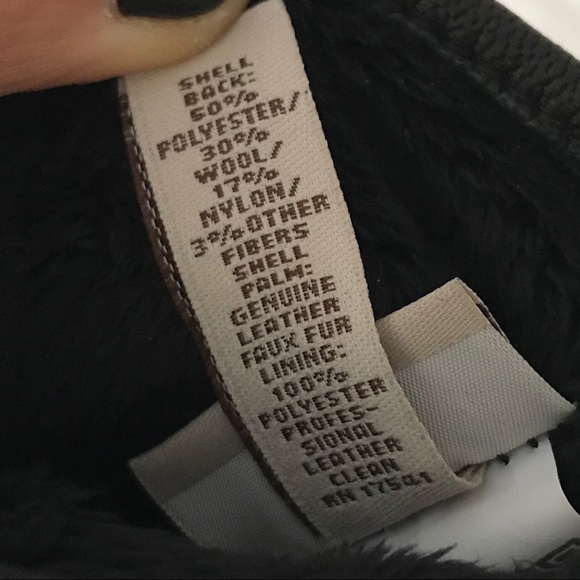 NWOT!! UGG® Men's Leather-Trimmed Smart Gloves - Picture 5 of 6